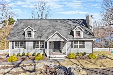 242 Hilltop St, Mahopac, NY 10541