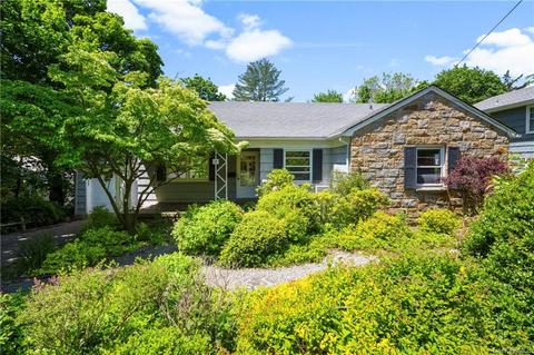 17 Calumet Ave, Greenburgh, NY 10706