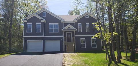 11 Dartmouth Dr, Thompson, NY 12775