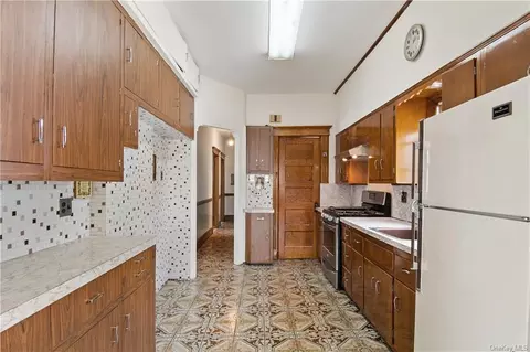 4522 Richardson Ave, Bronx, NY 10470