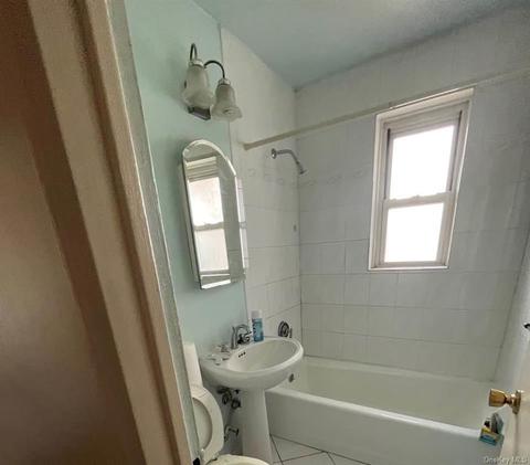 682 Tuckahoe Rd #6B, Yonkers, NY 10710