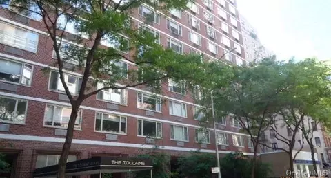 130 W 67 St #14E, New York, NY 10023