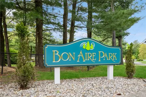 77 Somerset Dr, Ramapo, NY 10901