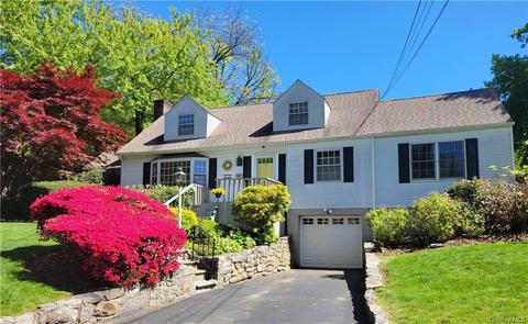 4 Crest Dr, Greenburgh, NY 10607