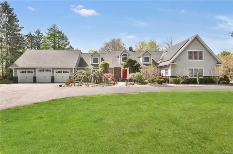 346 Strawtown Rd, Clarkstown, NY 10956