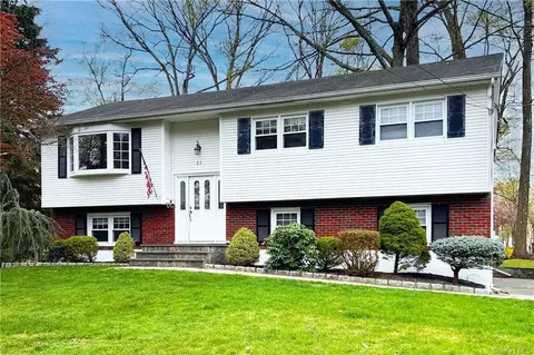 23 Rinne Rd, Clarkstown, NY 10954