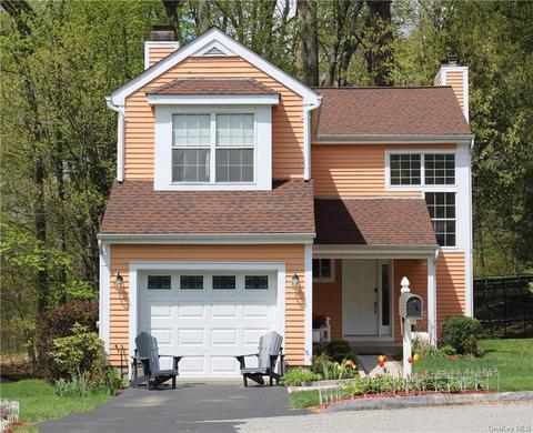 130 Hitching Post Ln, Yorktown, NY 10598