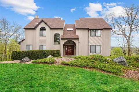 9 Chardonnay Rd, Cortlandt, NY 10567