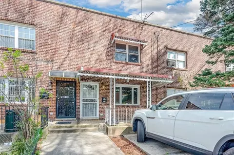 1828 Delancey Pl, New York, NY 10462