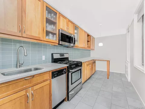 35-15 84th St #6E, Jackson Heights, NY 11372