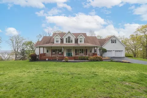 112 Buckberg Rd, Stony Point, NY 10980