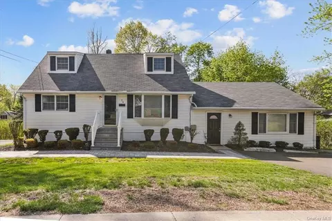 76 W Ramapo Rd, Haverstraw, NY 10923