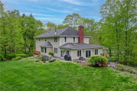 55 Campfire Rd, New Castle, NY 10514