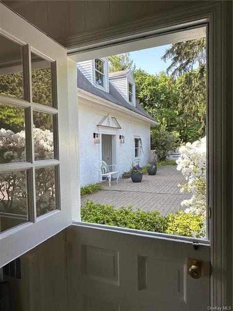 88 Fargo Ln, Greenburgh, NY 10533