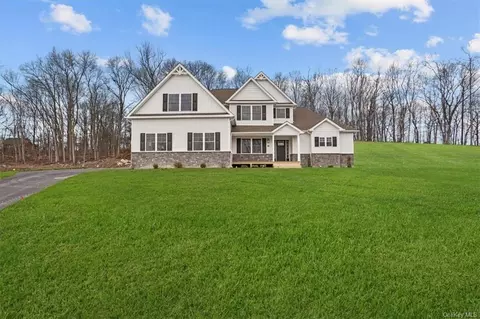 75 Joyce Way, New Windsor, NY 12553