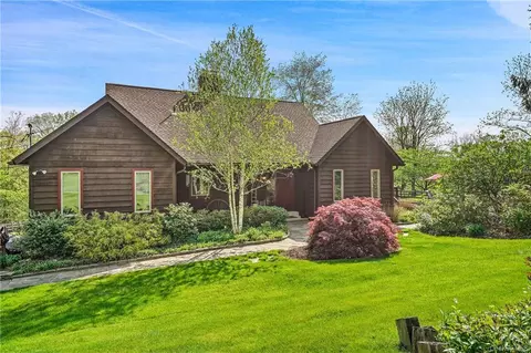 192 Cherry Hill Rd, Carmel, NY 10512