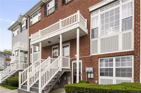 109 Mermaid Ln #309, Bronx, NY 10473