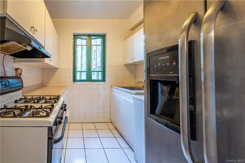 1722 Purdy St #2F, Bronx, NY 10462