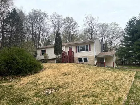 47 Steam Hollow Rd, Greenfield Park, NY 12435