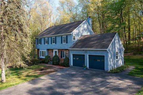 3 Gwynne Dr, Yorktown Heights, NY 10598