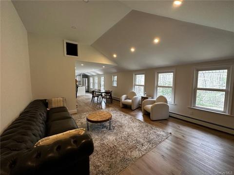 66 Seifert Ln, Putnam Valley, NY 10579