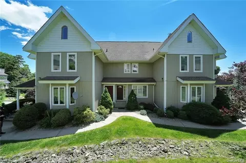 96 Corbin Hill Rd #26, Highlands, NY 10922