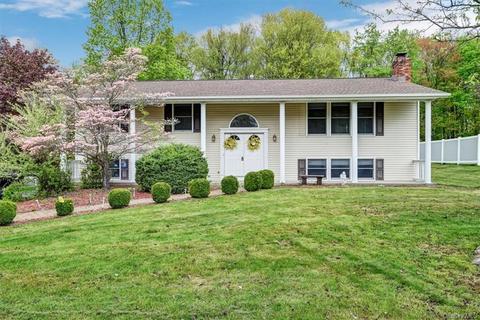58 Winchester Dr, Monroe, NY 10950