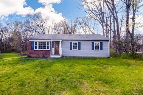 1 Trinka Ln, East Fishkill, NY 12533