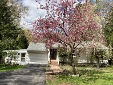 41 Keasel Rd, Wallkill, NY 10940