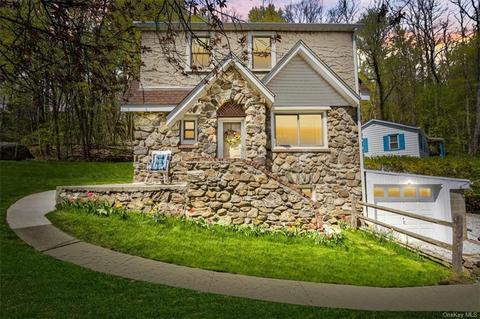 138 Haviland Dr, Patterson, NY 12563