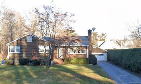 24 Greenwich Rd, Bedford, NY 10506