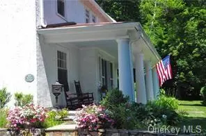 10 S State Rd, Briarcliff Manor, NY 10510