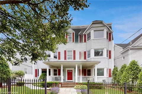 54 Wildey St #10, Greenburgh, NY 10591
