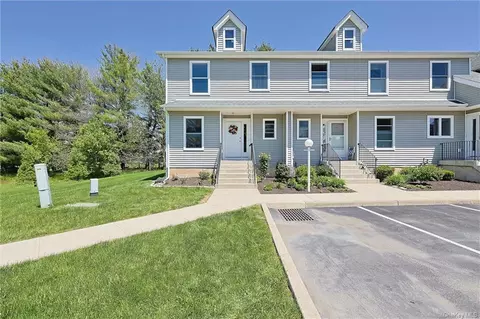 100 Boniface Dr #11A, Crawford, NY 12566