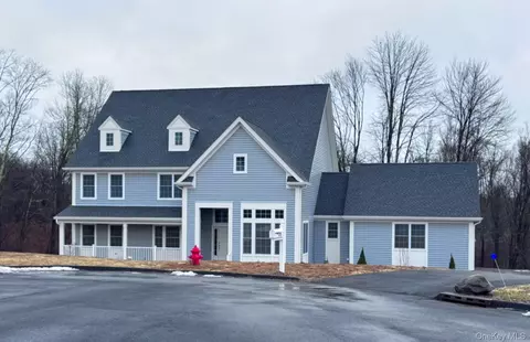 71 Stonehollow Dr, Southeast, NY 10509