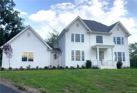 72 Stonehollow Dr, Southeast, NY 10509