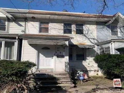 9128 96th St, Woodhaven, NY 11421