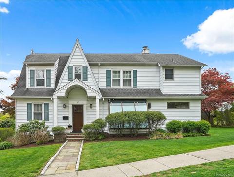 17 Larchmont St, Greenburgh, NY 10502