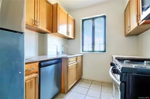 1970 E Tremont Ave #9F, Bronx, NY 10462