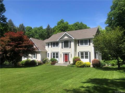4 John Brown Rd, Katonah, NY 10536