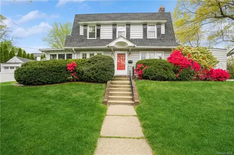 200 Clove Rd, New Rochelle, NY 10801