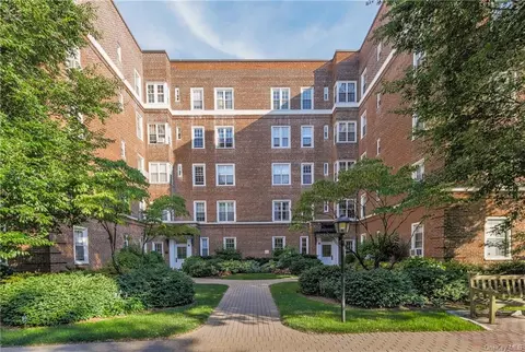 4 Midland Gdns #2J, Bronxville, NY 10708