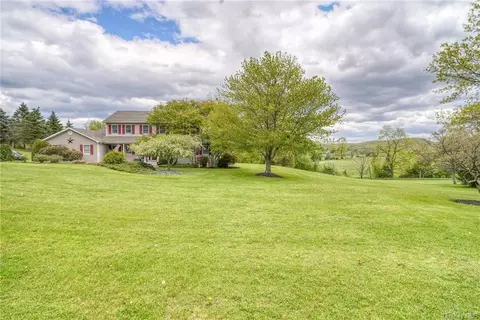50 Ruth Ln, Chester, NY 10918