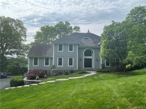 30 Old Roaring Brook Rd, New Castle, NY 10549