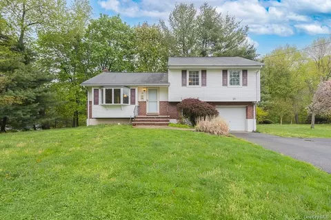 26 S Moison Rd, Orangetown, NY 10913