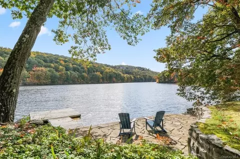 17 Wee Wah Rd, Tuxedo, NY 10987