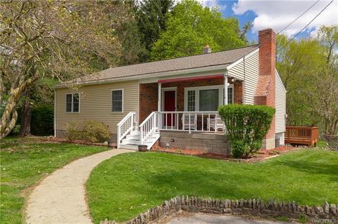 568 Creek Rd, Poughkeepsie, NY 12601