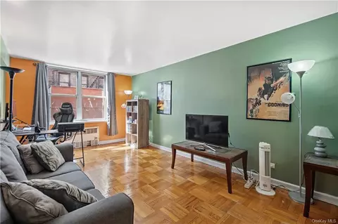 1475 Thieriot Ave #1B, Bronx, NY 10460