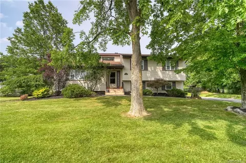 26 Amy Rd, Washingtonville, NY 10992