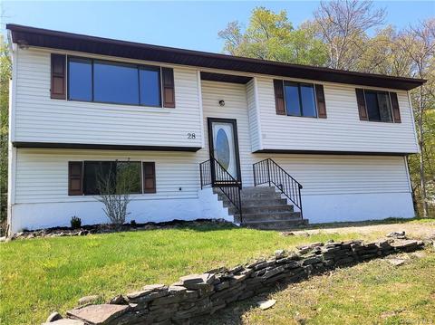 28 Raker Rd, Poughkeepsie, NY 12603 photo 1
